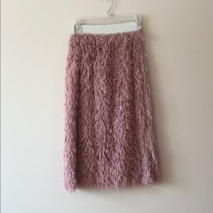 Pink feathery skirt!!